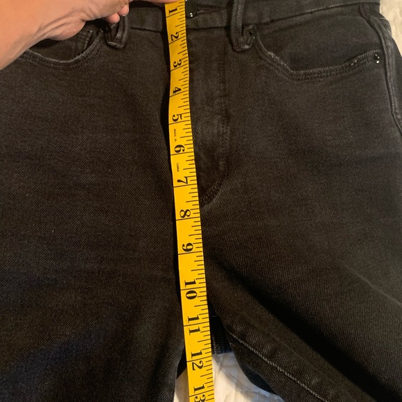 Good American Good Curve High Rise Jeans - Picture 4 of 10